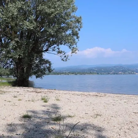 Tolle Ferienwohnung In Mit Eigenem Balkon Und Nah Am Strand Appartement Castelletto sopra Ticino